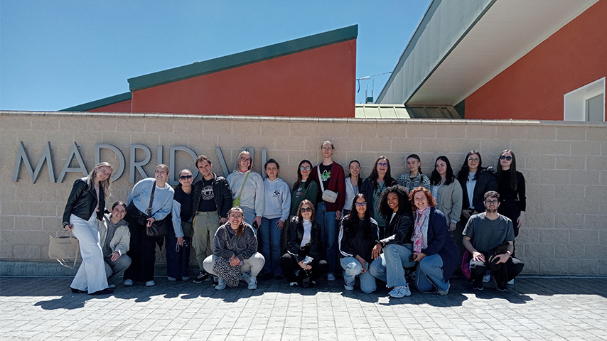 Estudiantes de Trabajo Social del campus de Cuenca se acercan a la vida en prisión del Centro Penitenciario de Estremera