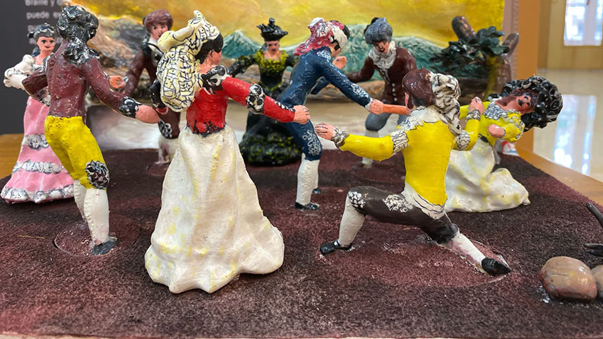 La Facultad de Letras de la UCLM acoge una exposición de arte inclusivo para personas con discapacidad visual