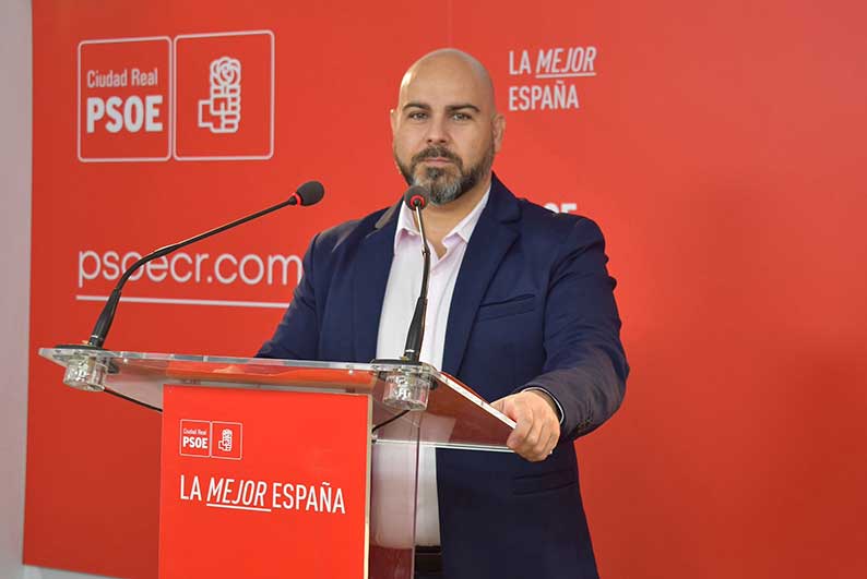 Francisco Barato: “Vox es el partido de los aranceles, para no ofender a Trump y el PP prefiere ponerse de perfil, para no ofender a Vox”