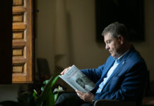 Los libros son una mirilla maravillosa