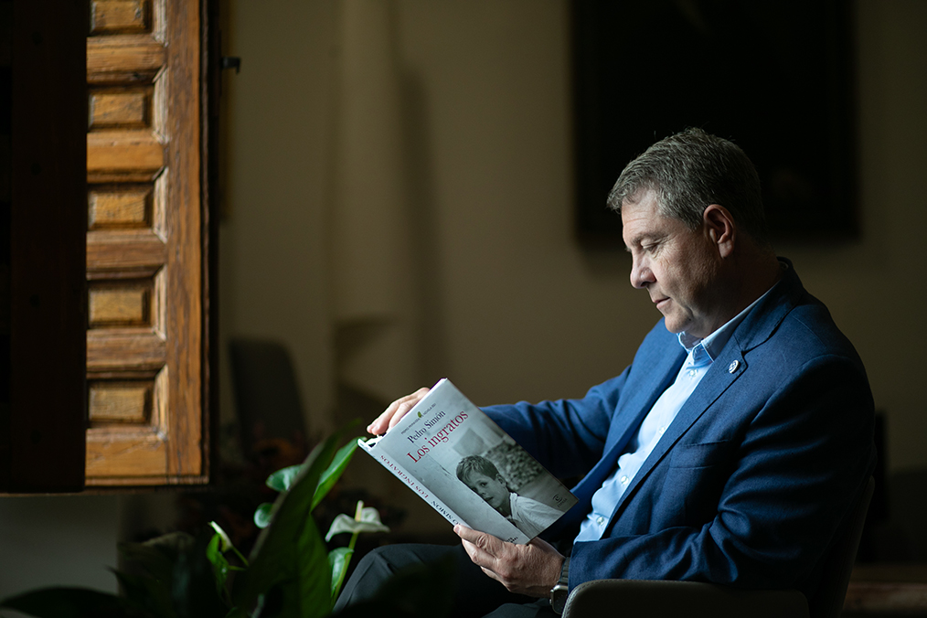 Los libros son una mirilla maravillosa