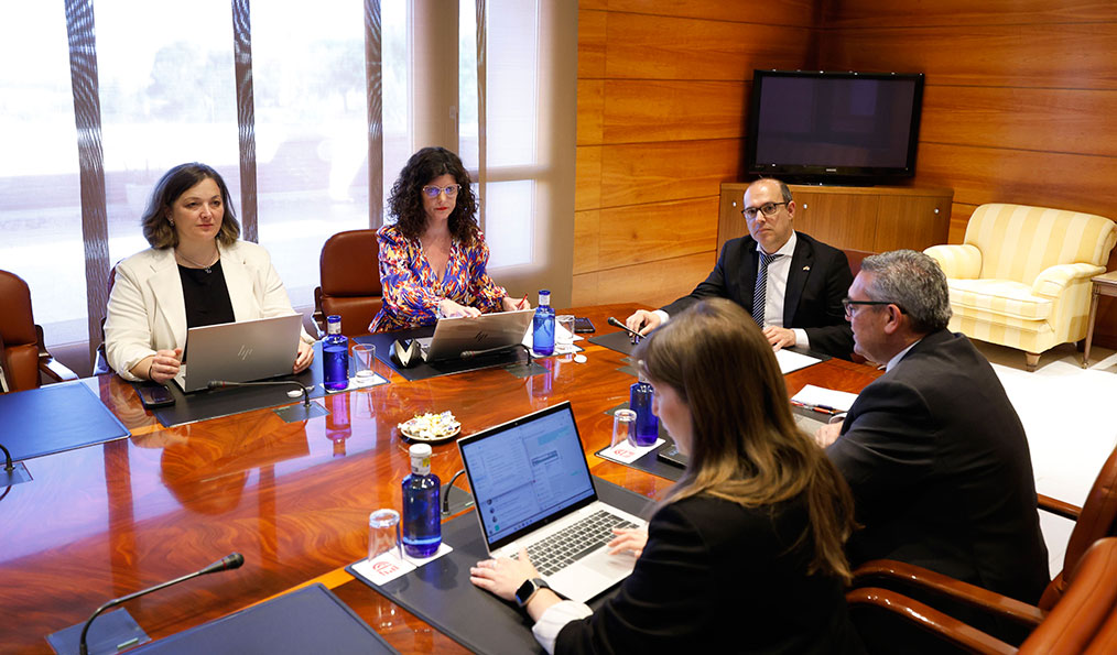 La Mesa de las Cortes de CLM califica la solicitud del PSOE para convocar comisión con el Proyecto de Ley del Estatuto