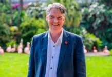 Loro Parque nombra a Mike Jordan nuevo director zoológico