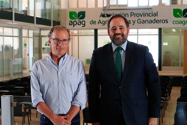 Núñez comparte con APAG la situación del campo con la mirada puesta en la incorporación de los jóvenes o garantizar la rentabilidad de las explotaciones