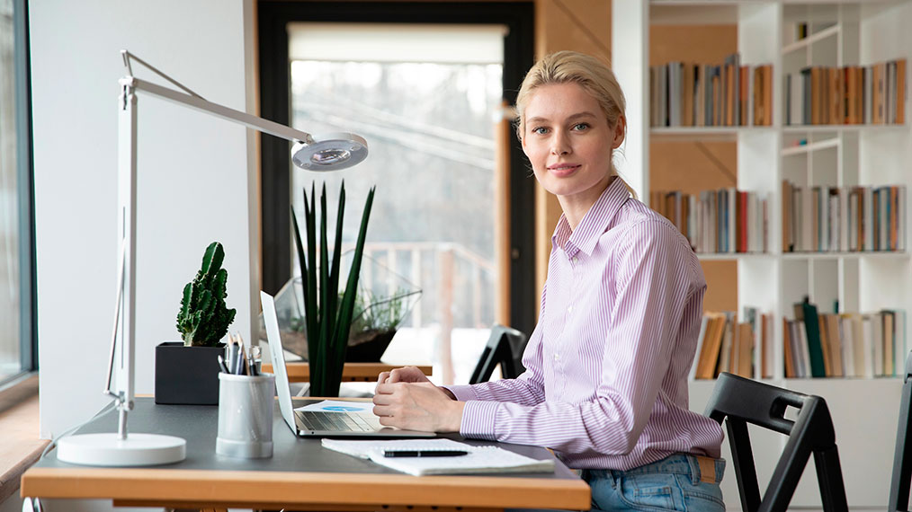 El paro baja en marzo en un mes de creación de más de 1.600 nuevos empleos pese a no contar con el impacto estacional de la Semana Santa