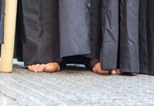 Los podólogos ofrecen un decálogo de consejos para cuidar los pies en Semana Santa y ante el cambio de estación por la llegada de la primavera