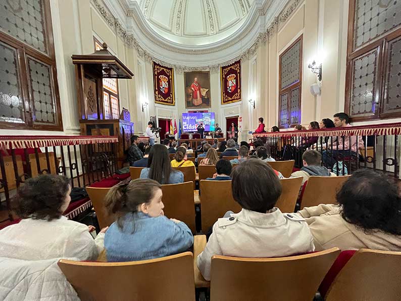 Plena inclusión Castilla-La Mancha celebra el Día del Libro con una lectura inclusiva de El Quijote en el corazón de la UCLM