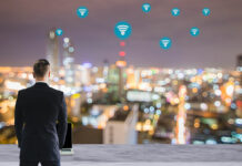 La Policía Nacional recomienda el uso racional de wifis públicas y códigos QR para no poner en riesgo nuestra ciberseguridad estas vacaciones