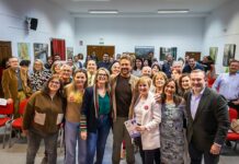 Miguel Ángel Tobías llena la Cueva de Medrano con un mensaje esperanzador: «El futuro está en nuestros pueblos»