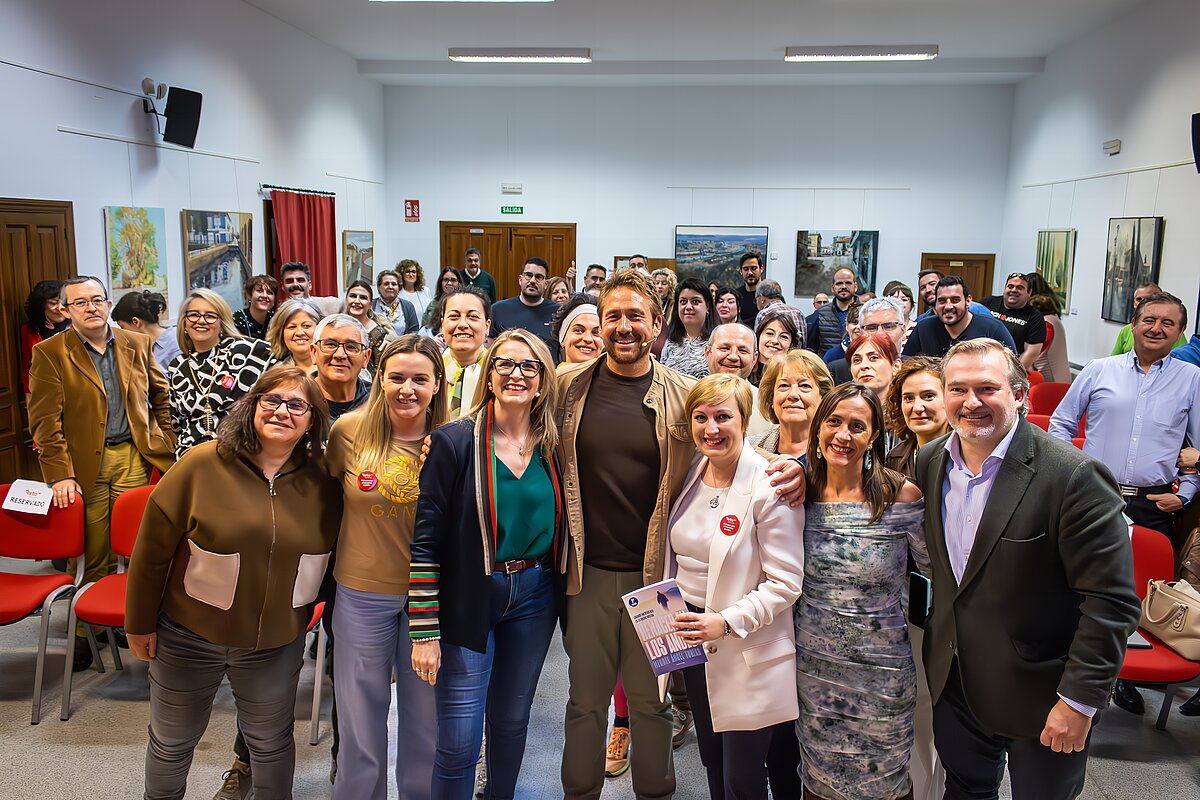 Miguel Ángel Tobías llena la Cueva de Medrano con un mensaje esperanzador: 