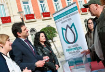 Miguel Ángel Valverde muestra el apoyo de la Diputación de Ciudad Real a la Asociación de enfermos de Parkinson “Virgen del Prado”