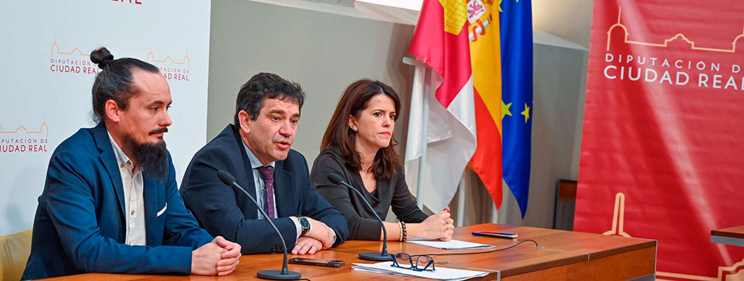 Valverde pide paciencia al PSOE y lamenta que por primera en la historia de FENAVIN la oposición de la Diputación cuestione y critique la feria