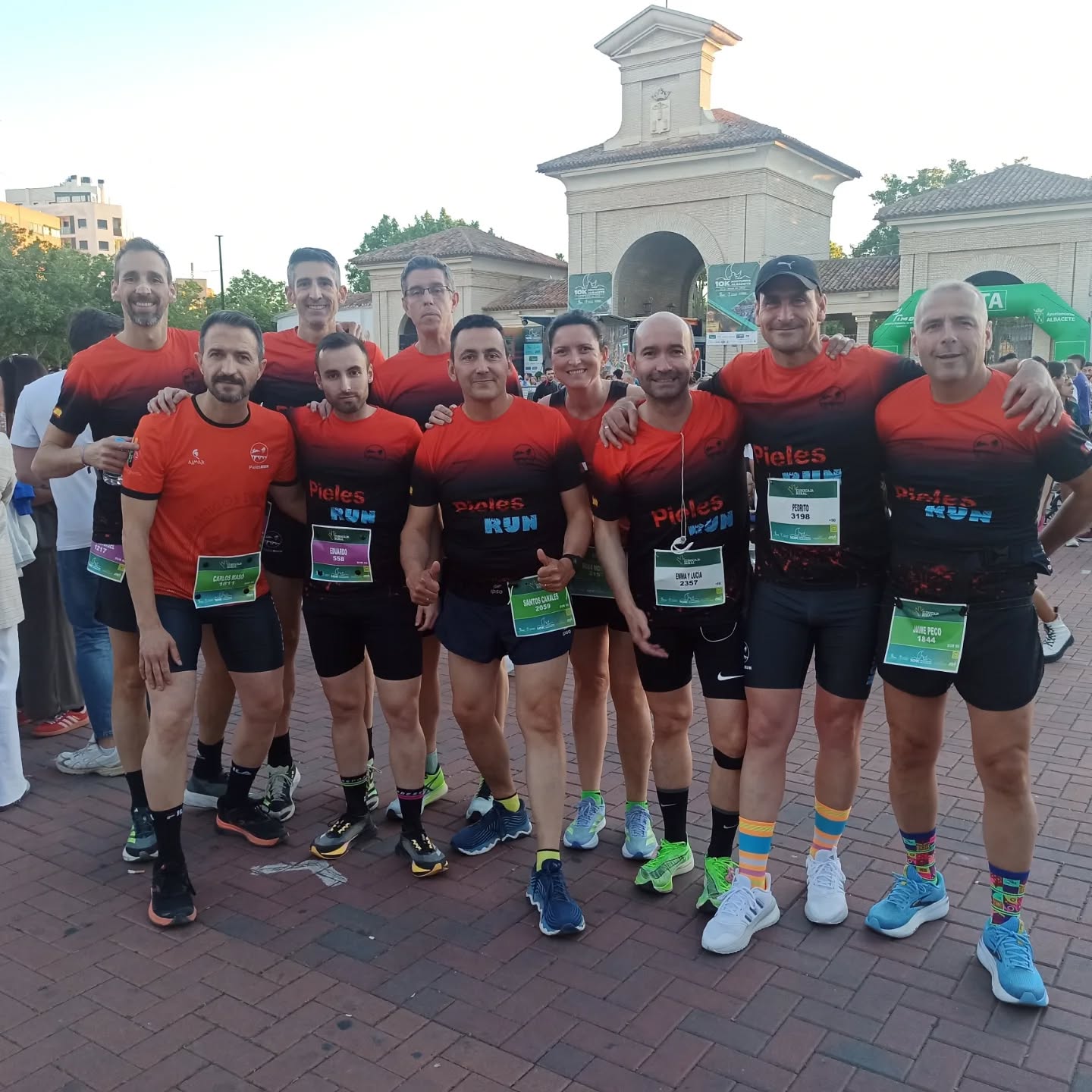 Integrantes de Los Pieles Run disfrutan y compiten a un gran nivel en la 10K Nocturna de Albacete
