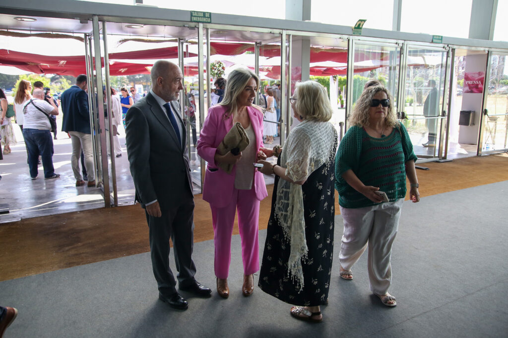 Milagros Tolón a los premiados en el acto institucional del Día de la Región: “Marcáis nuestro camino, sois un orgullo para esta tierra” 10 Dia Region01