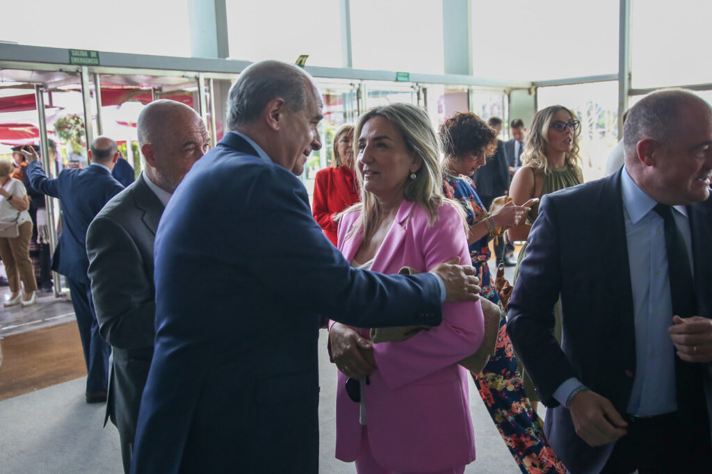 Milagros Tolón a los premiados en el acto institucional del Día de la Región: “Marcáis nuestro camino, sois un orgullo para esta tierra” 1 Dia Region02