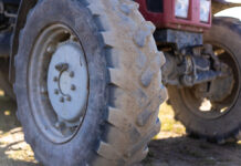 Fallece un varón de 55 años tras quedarse atrapado debajo de un tractor