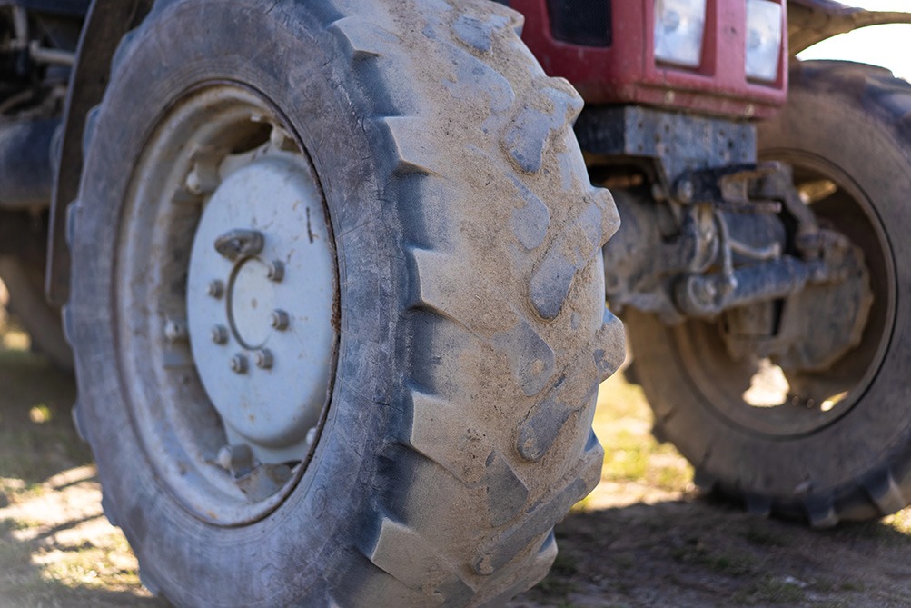Fallece un varón de 55 años tras quedarse atrapado debajo de un tractor 
