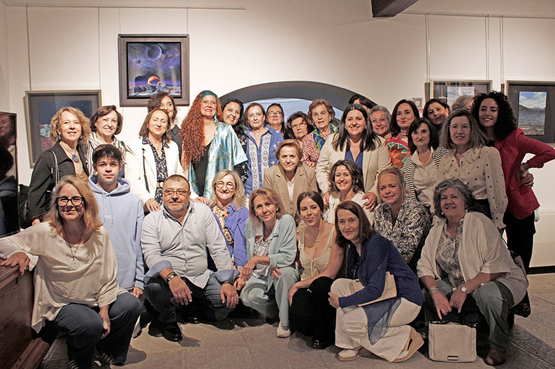 La exposición “Azul” del colectivo Arrakis abre sus puertas con un emotivo homenaje a este color y a la creatividad local