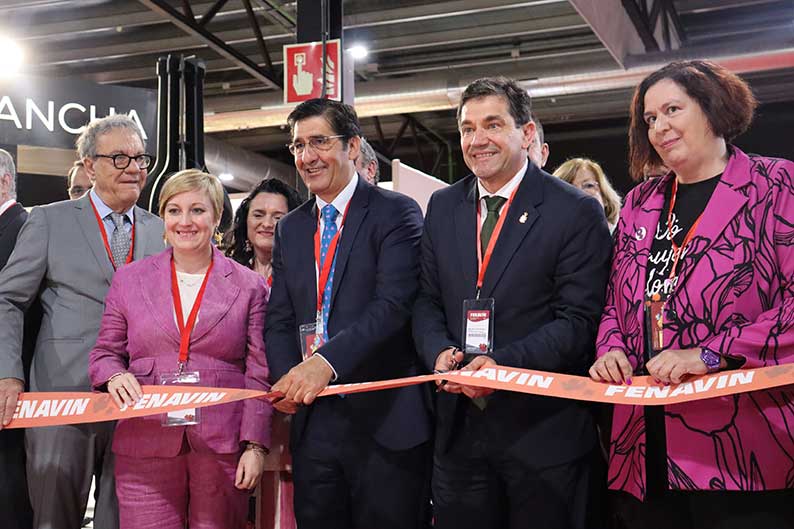 La secretaria de Estado de Agricultura y Alimentación subraya en Fenavin el trabajo del Gobierno para garantizar la estabilidad y competitividad del sector del vino