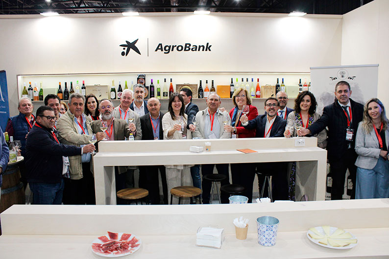 Blanca Fernández anuncia 5,8 millones de euros en ayudas para la mejora de maquinaria en 300 explotaciones agrarias de la provincia de Ciudad Real