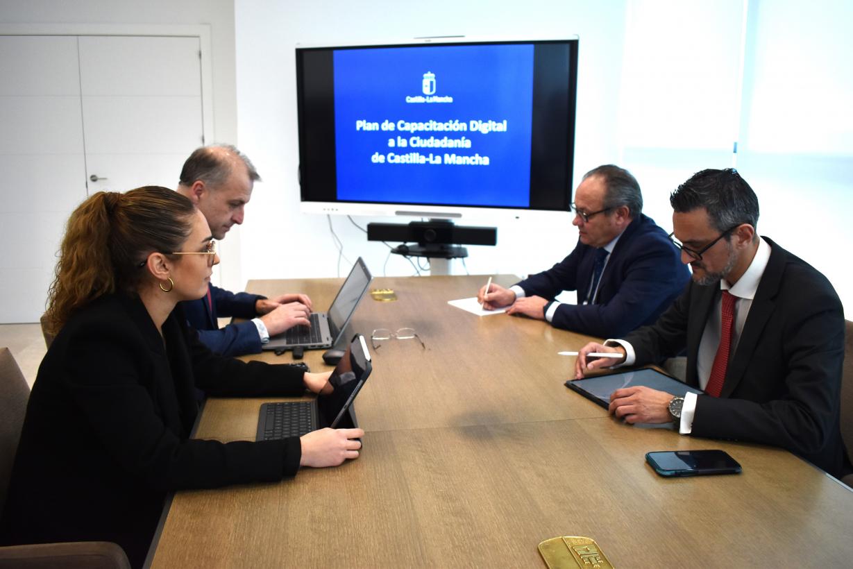 Castilla-La Mancha sigue avanzando con el Plan de Capacitación Digital a la Ciudadanía superando ya las 44.000 personas formadas en la región