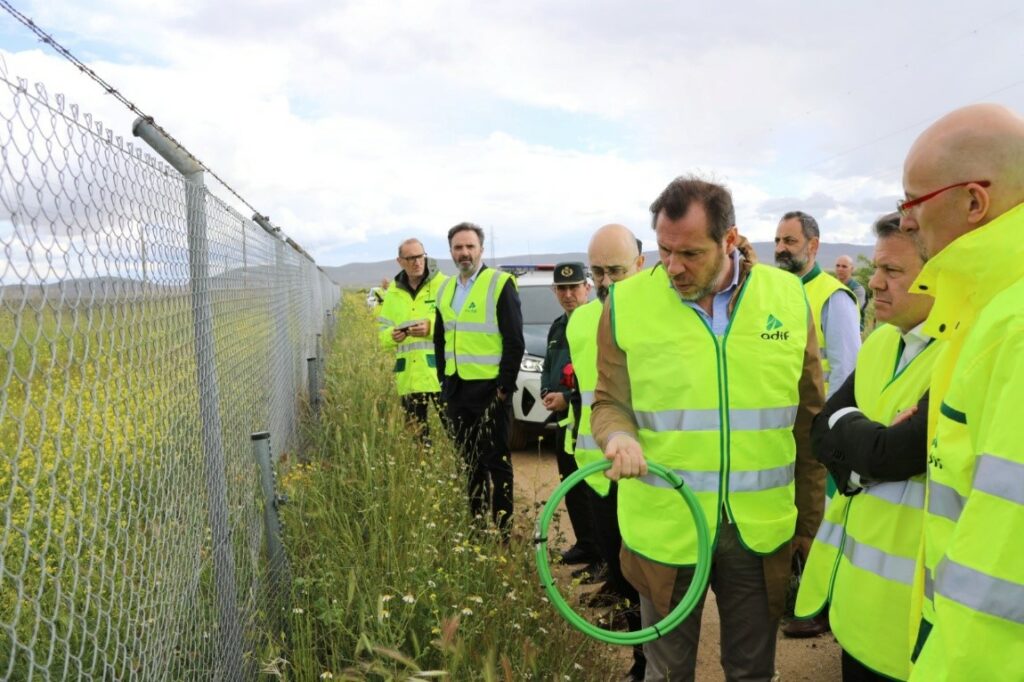 Óscar Puente: “La hipótesis más posible es la voluntad deliberada de causar un daño en esta vía”