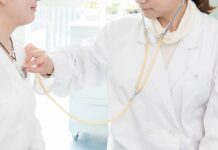 CSIF reclama mejoras laborales y reconocimiento profesional para enfermeras y TCAEs