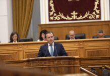 David Moreno: “No tenemos que copiar a los parlamentos con más políticos, sino a las regiones con mejores servicios públicos”