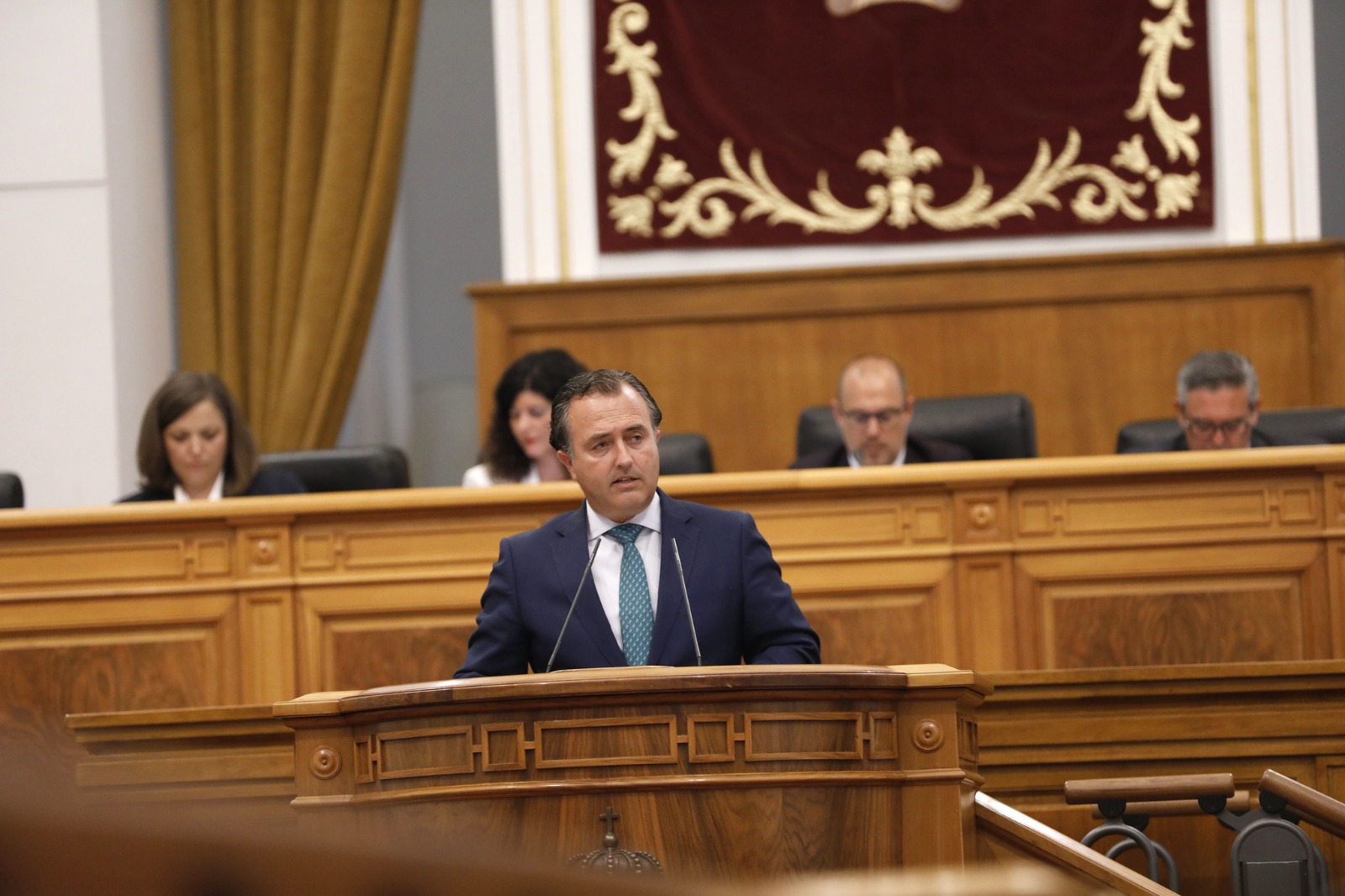 David Moreno: “No tenemos que copiar a los parlamentos con más políticos, sino a las regiones con mejores servicios públicos”