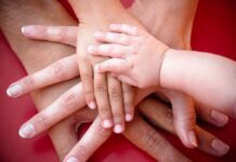 Hoy 15 de mayo celebramos el Día Internacional de las Familias 2025 bajo el lema «Políticas orientadas a la familia para el desarrollo sostenible: Hacia la Segunda Cumbre Mundial para el Desarrollo Social»