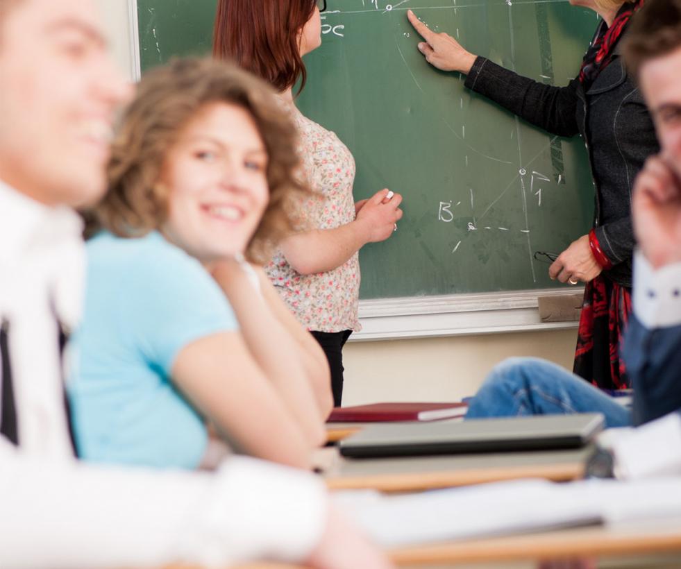 Convocado el proceso de admisión en centros docentes que imparten educación para personas adultas de cara al curso 2025-2026