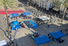 La enfermería sale a la calle para difundir la ciencia del cuidado y reivindicar que sin una apuesta seria por la profesión está en jaque la salud de millones de personas