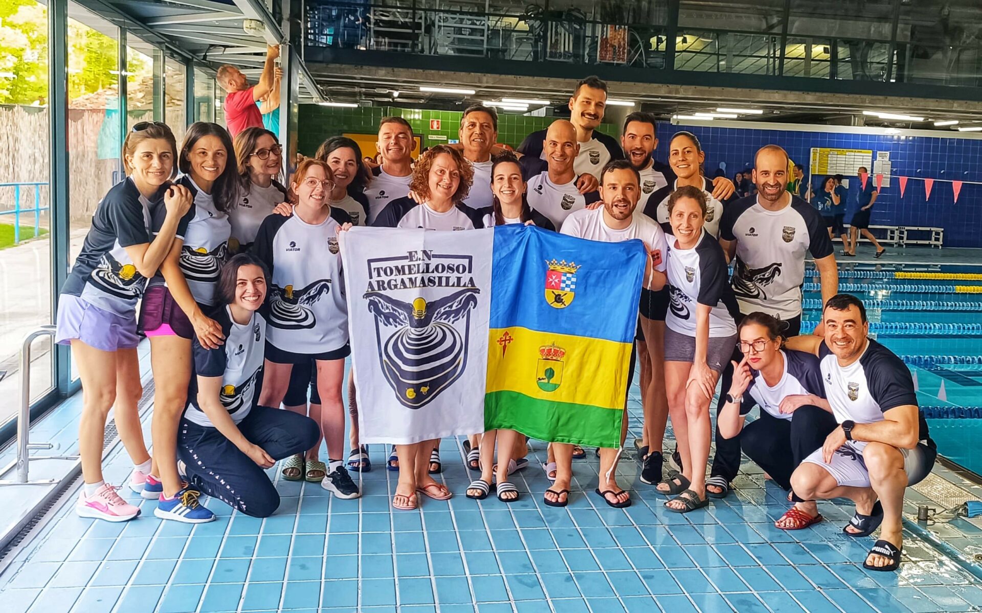 La Escuela de Nadadores de Tomelloso y Argamasilla de Alba sube a primera división en la liga máster de natación de Castilla-La Mancha 2025