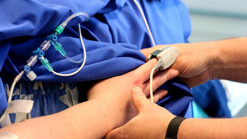 Un estudio de la UCLM respalda la capacidad del personal enfermero para administrar sedación en endoscopias digestivas