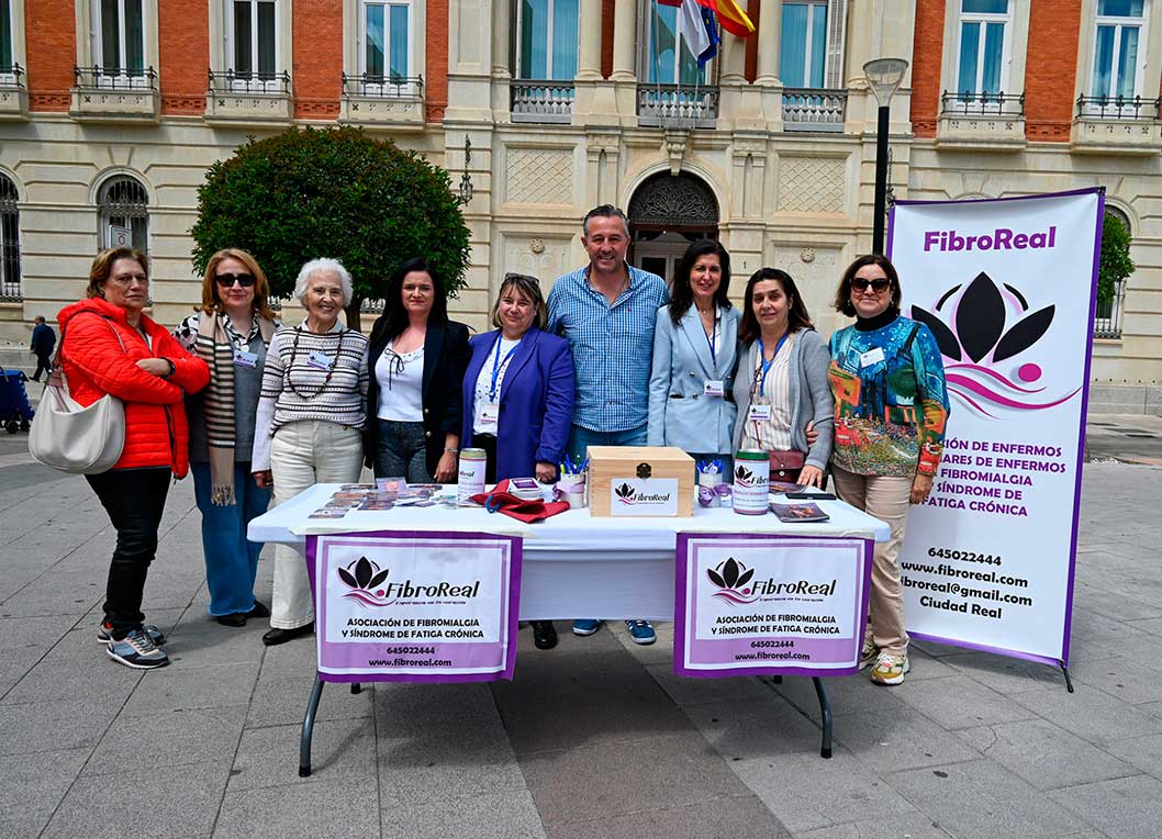 La Diputación de Ciudad Real muestra su compromiso con los pacientes y familiares afectados por fibromialgia y fatiga crónica
