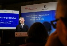 García-Page remarca el “esencial” legado patrimonial de Castilla-La Mancha para promocionar la región ante profesionales turísticos en Japón