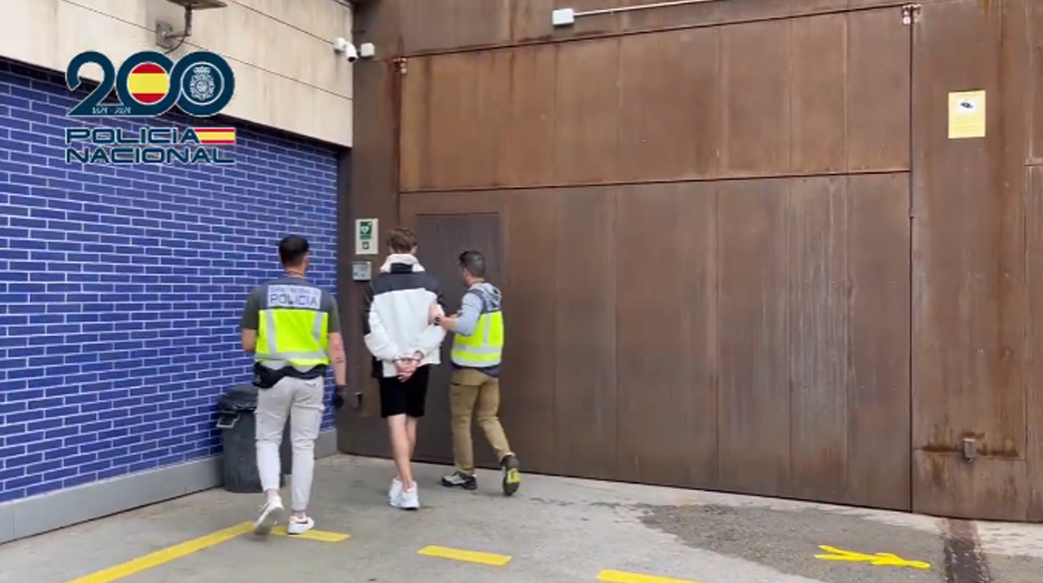 La Policía Nacional detiene a un varón que publicaba en “cursos de técnicas de seducción” imágenes de mujeres obtenidas de forma ilícita