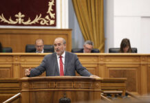 Martínez Guijarro afea a VOX la enmienda a la totalidad a la Ley de Simplificación Administrativa: “¿Por qué es bueno en Murcia o Cantabria y aquí no?”