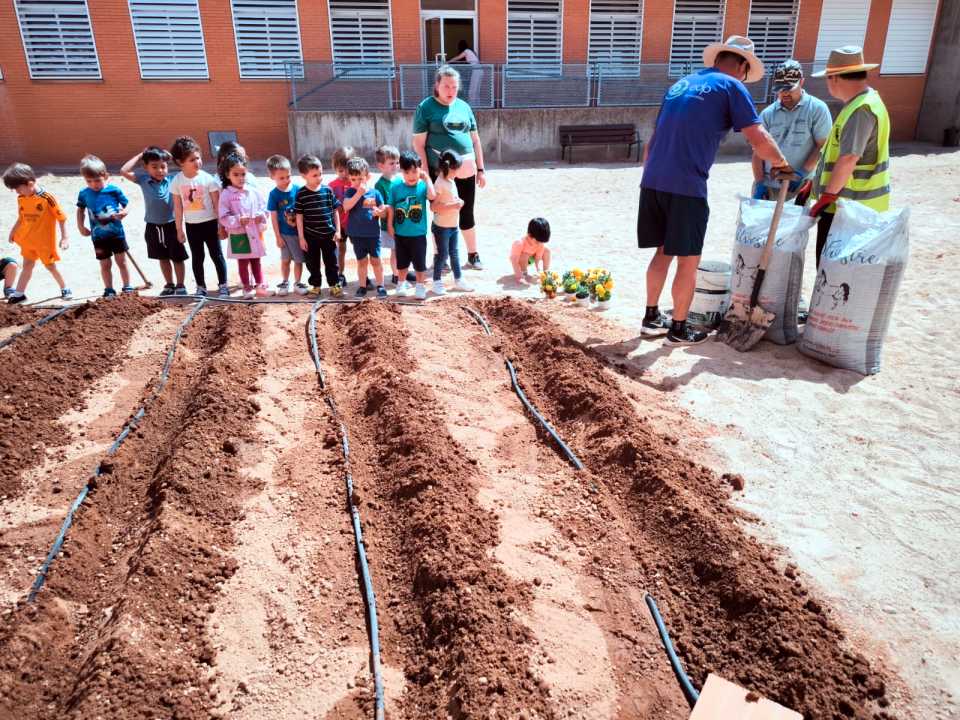 El huerto del CEIP San José de Calasanz ya es una realidad