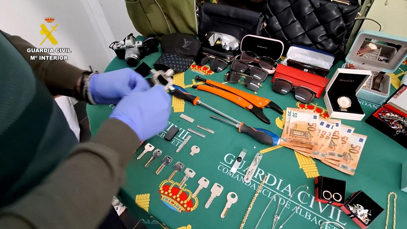 La Guardia Civil de Albacete desarticula una organización criminal que cometió 110 robos en domicilios de Albacete, Alicante, Murcia y Valencia