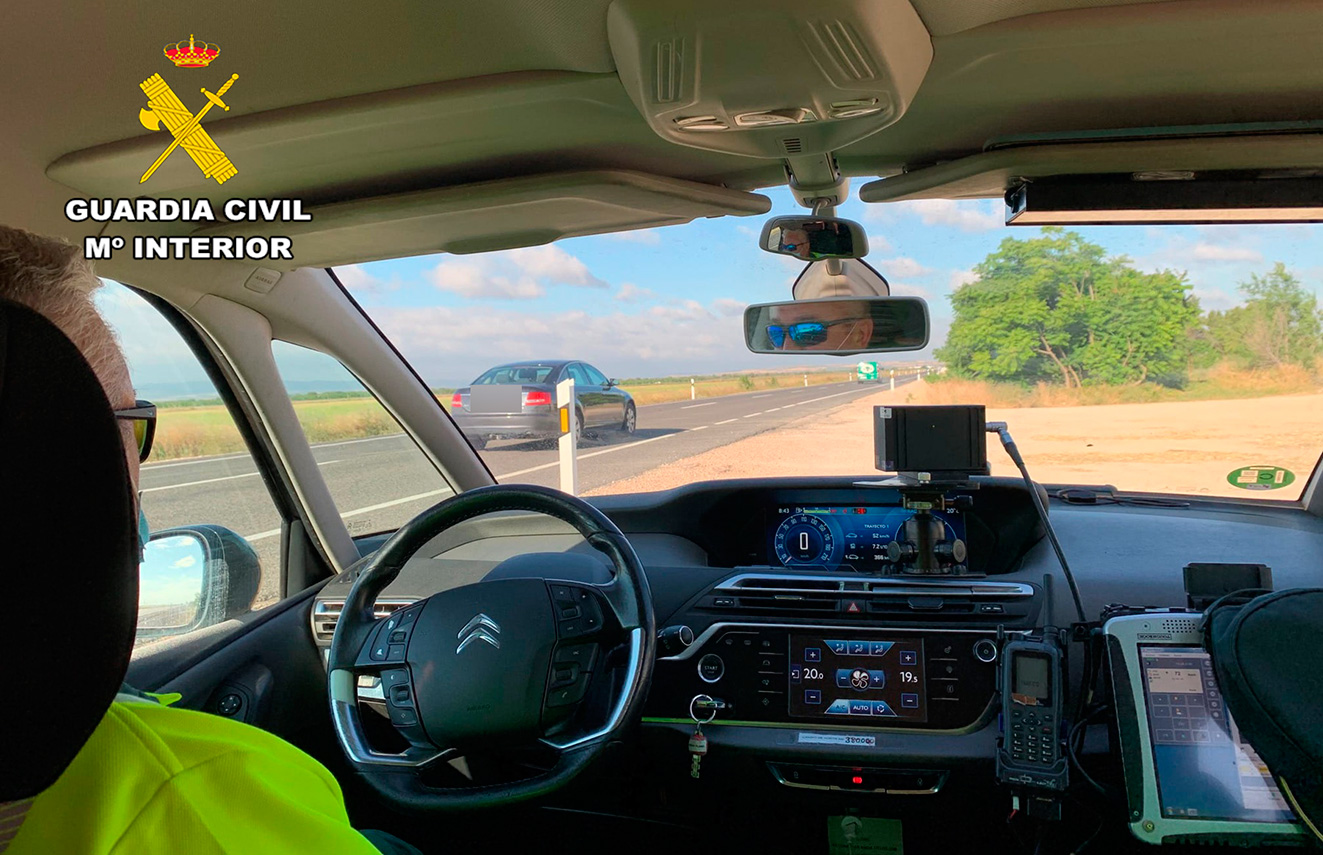 Investiga un conductor de un turismo por circular a 183 km/h cuando la velocidad genérica de la vía era de 90