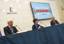 La Junta destina más de 54 millones en los últimos años a los centros educativos para realizar intervenciones, beneficiando así a la empresa local