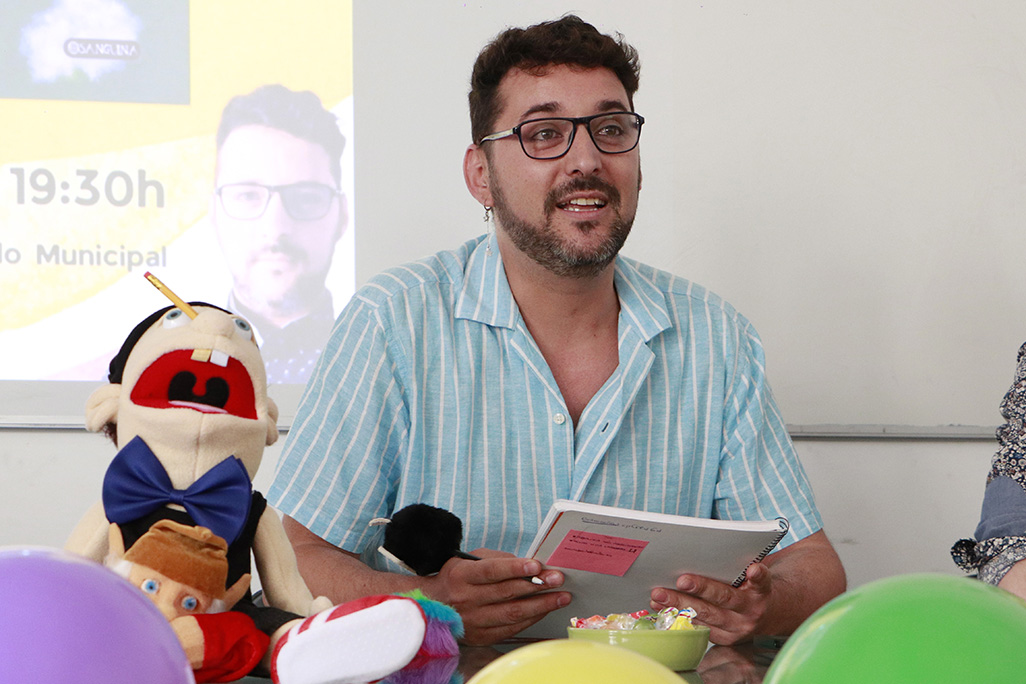 Jaime Pedrero recibe un baño de cariño en la presentación de ‘Raluka, la bruja de las flores’