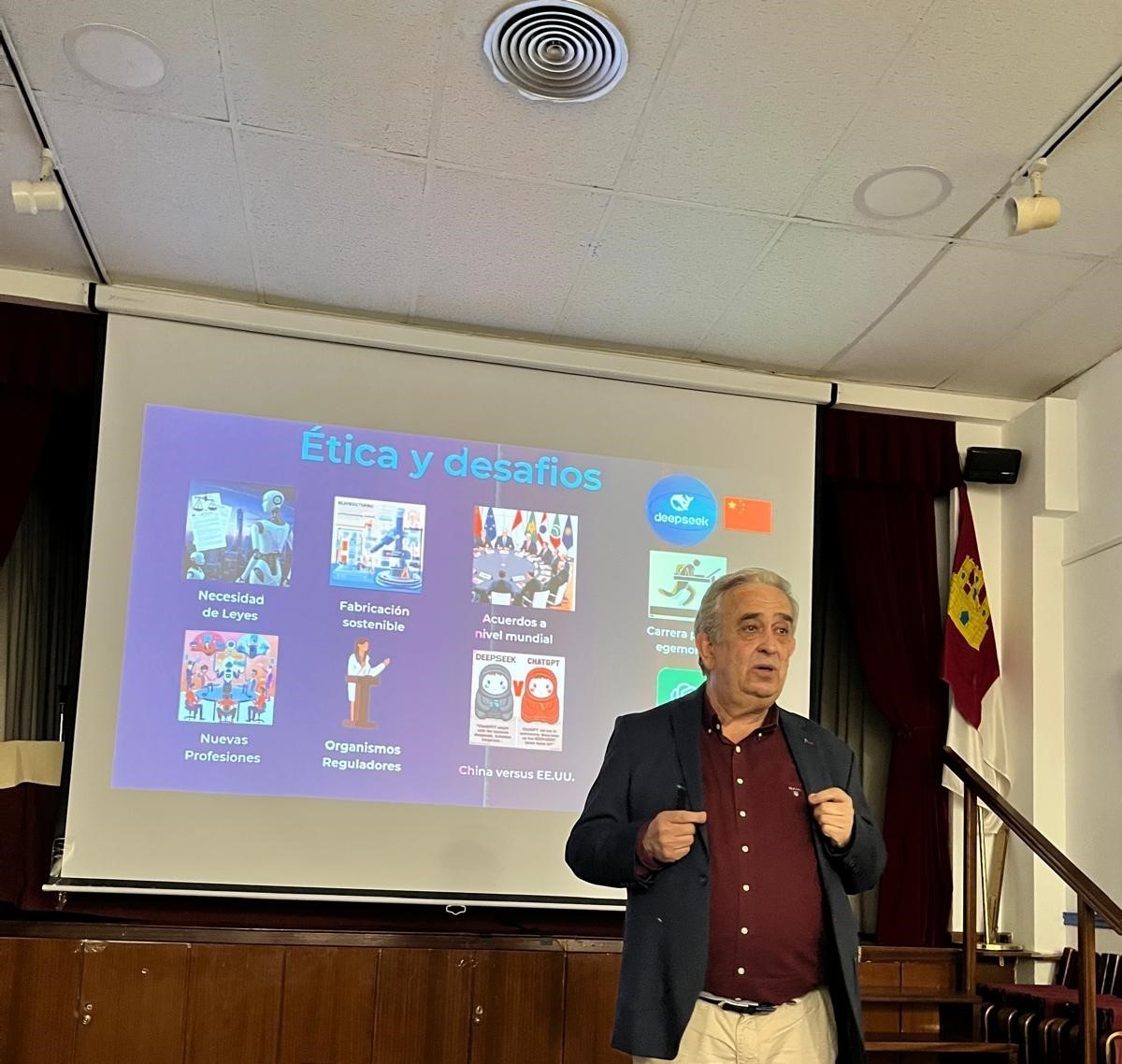 Una ponencia sobre Inteligencia Artificial de José Manuel Ruiz en la Casa de Castilla-La Mancha despierta un gran interés