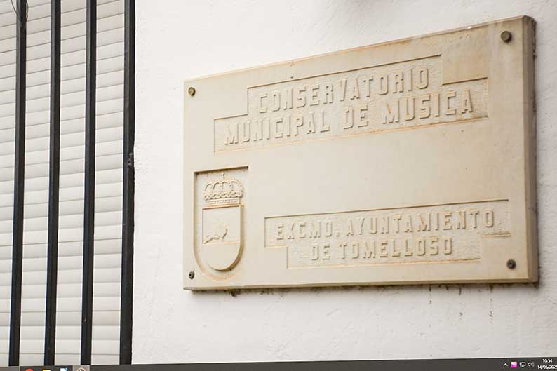 A información pública la iniciativa de concesión de una distinción al director del Conservatorio de Música de Tomelloso, Luis Osuna