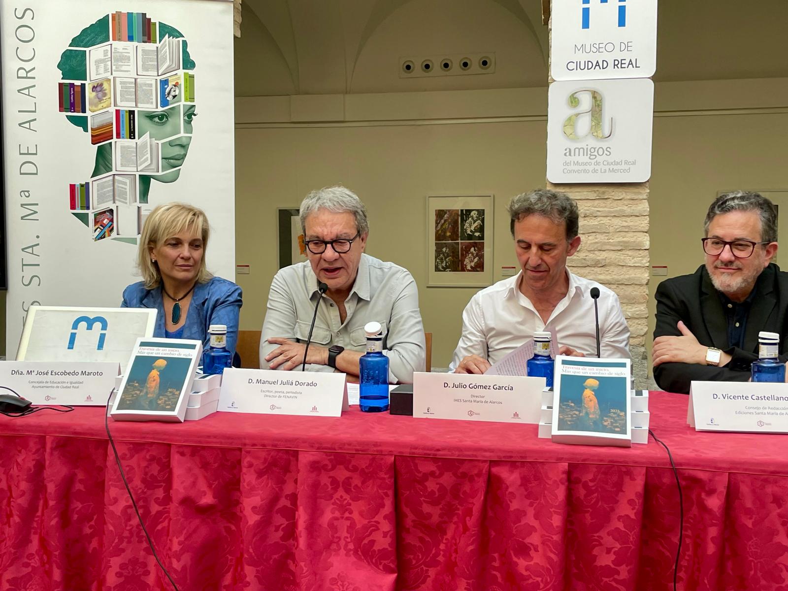 Manuel Juliá reflexiona sobre los cambios del siglo XXI en la presentación del libro “Travesía de un inicio” en Ciudad Real