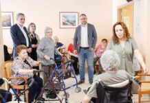 Javier Navarro visita en Tomelloso la Residencia de Mayores Don Quijote