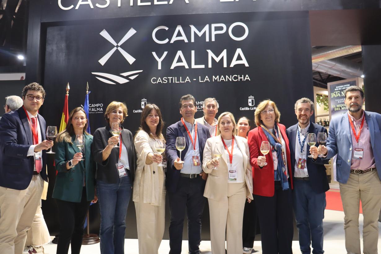 El Gobierno de Castilla-La Mancha promociona en FENAVIN la calidad de los vinos de la región