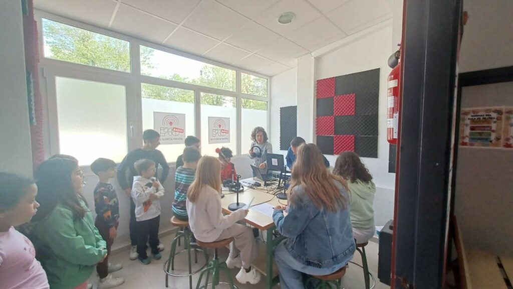 radio ceip felix grande 24