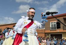Los Danzantes del Santísimo Cristo de la Viga ofrecieron en Villacañas la danza en la ermita de la Virgen